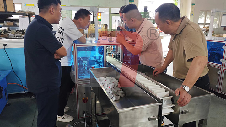 自動裝盒機 自動裝盒機