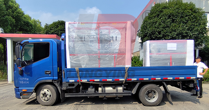 化妝品透明膜三維包裝機(jī)發(fā)貨