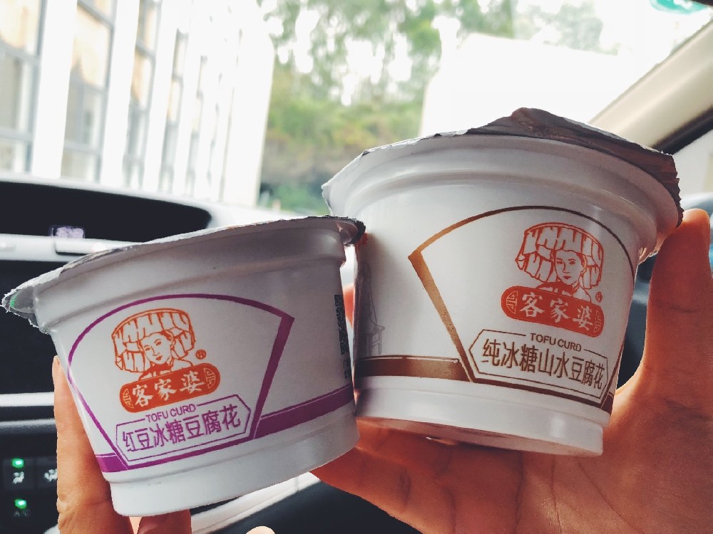 龍應冰糖豆花全自動灌裝封口機