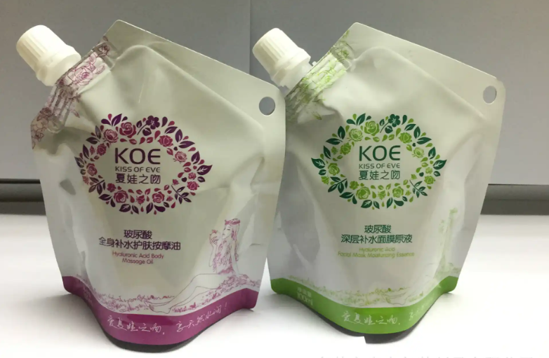 龍應(yīng)洗衣液自立袋充填旋蓋機(jī)